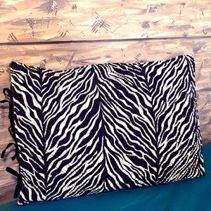 Set of 2 Quilted Sham Zebra Standard Pillowcases